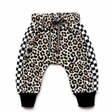 Basic Jogger in Ava (Leopard)