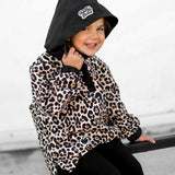 Pullover Windbreaker in Ava (Leopard)