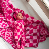 Organic Muslin Quilt in Bubble Gum Checkered x Bubble Gum Leopard