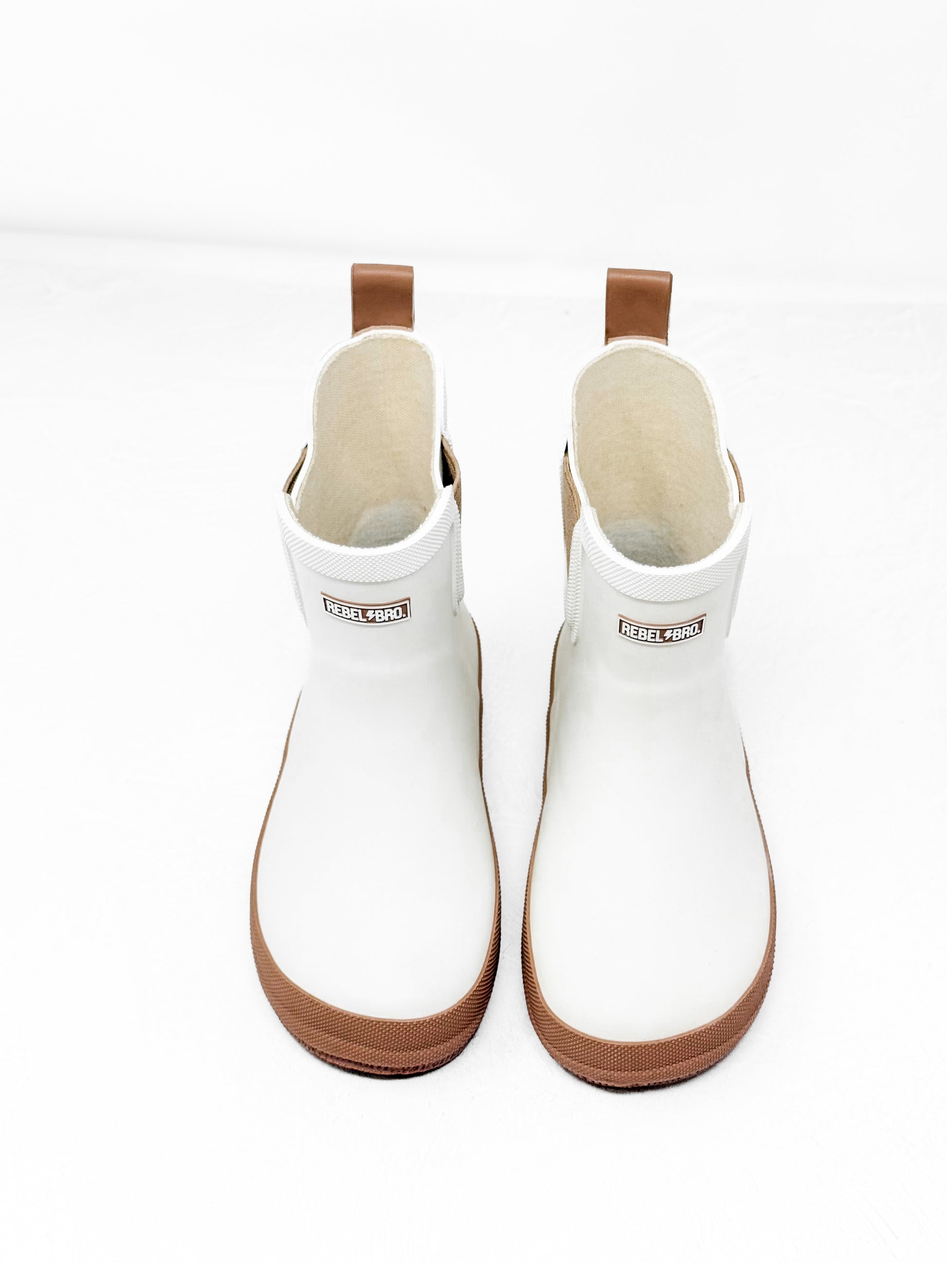The Core-Classic Midi Boot in White / Taupe