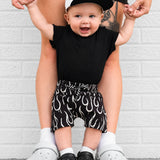 Relaxed Fit Shorts in Fuego