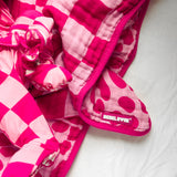 Organic Muslin Quilt in Bubble Gum Checkered x Bubble Gum Leopard