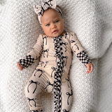 Ruffled Bamboo Zippy Sleeper in Lana (Bows)