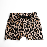 Relaxed Fit Shorts in Ava (Leopard)