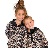 Pullover Windbreaker in Ava (Leopard)