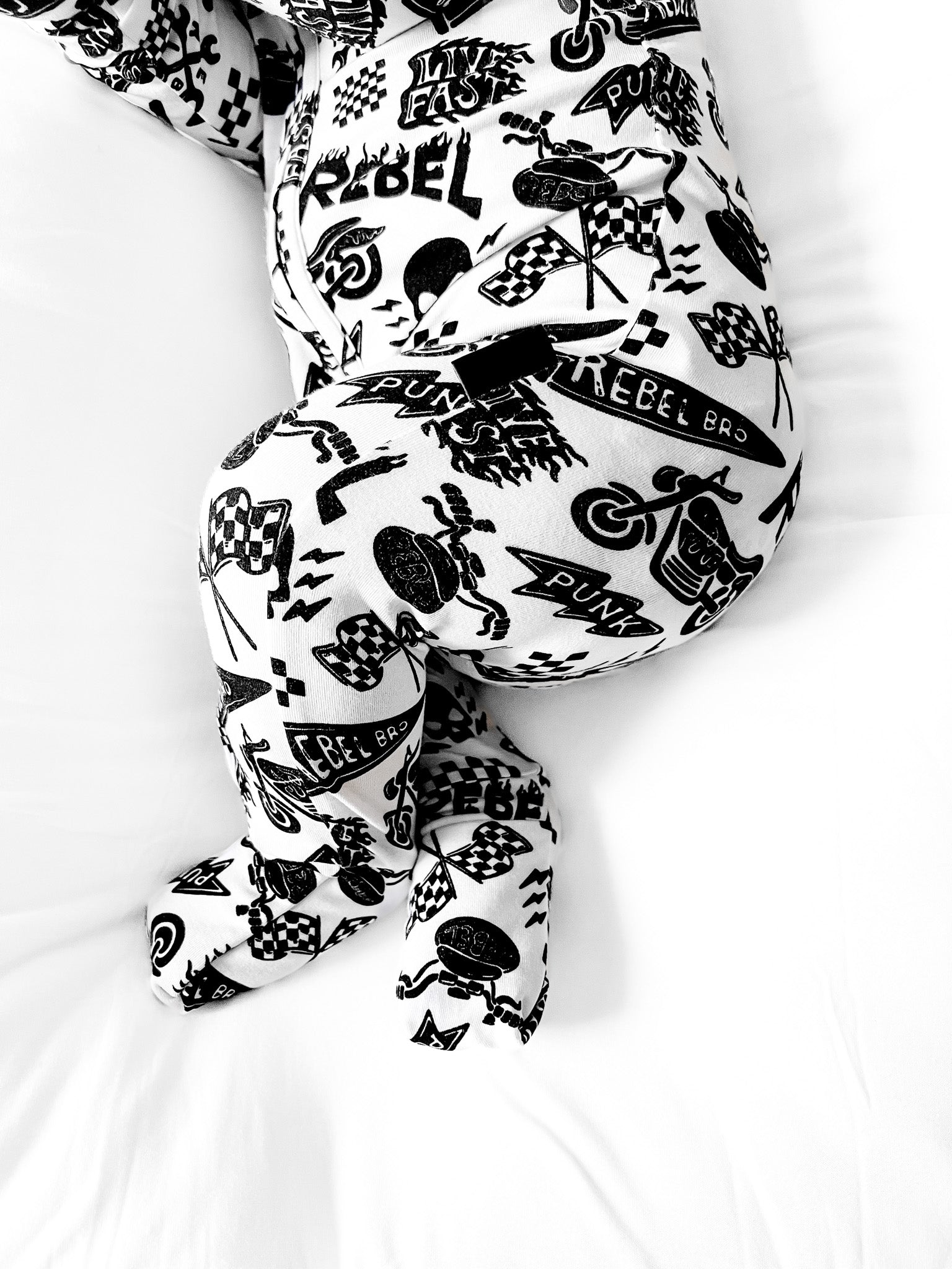 Bamboo Zippy Sleeper in Live Fast